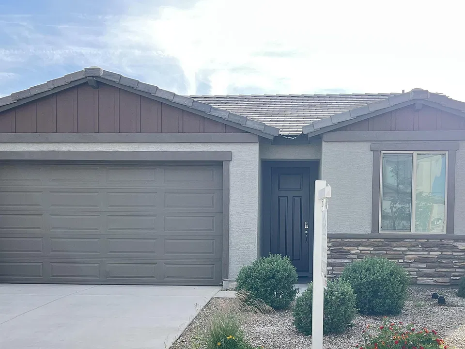 15627 W Hackamore Dr
