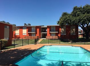 820 Gentleman Rd APT 220W, San Antonio, TX 78201