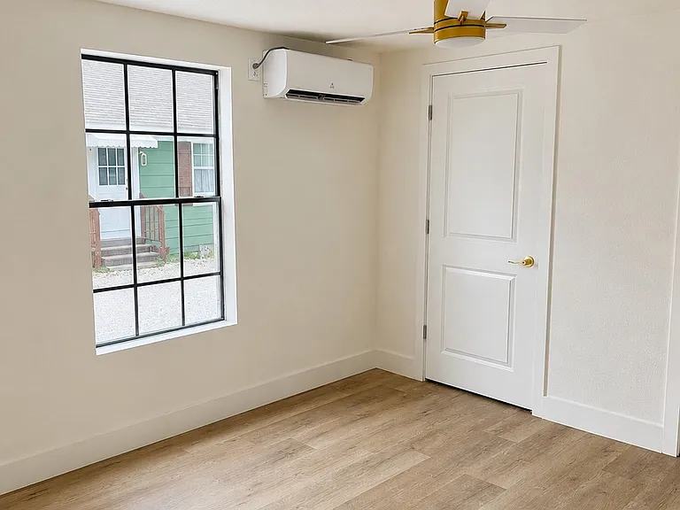410 Randall St #9 — Photo 7