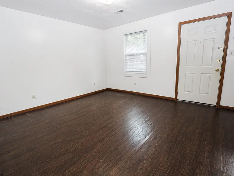 726 Beechurst Ave — Photo 20