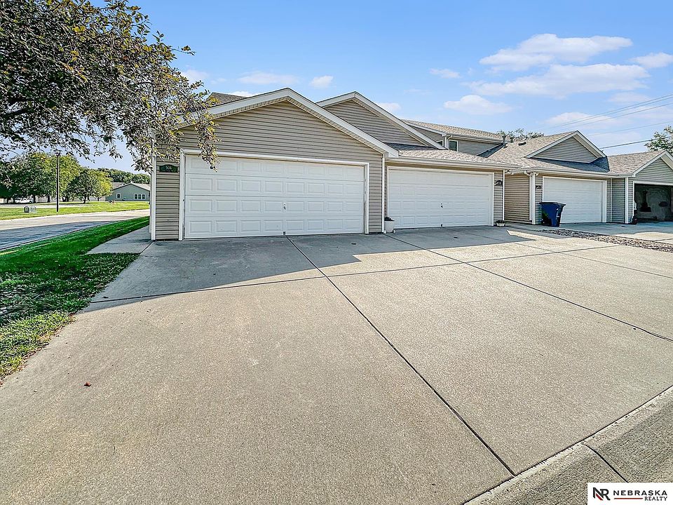 1st image of 506 Lakeside Dr