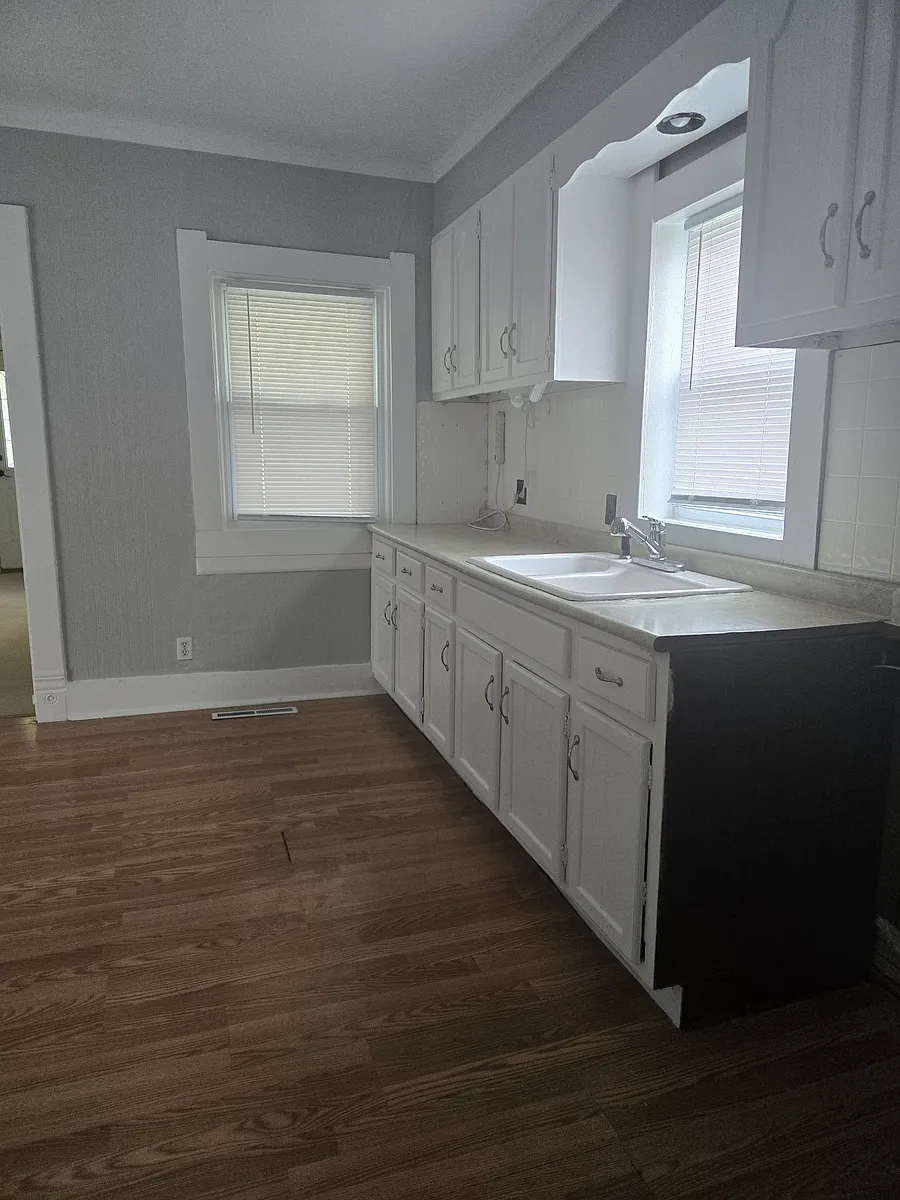 Building Photo - 12501 Saddlebrook Dr