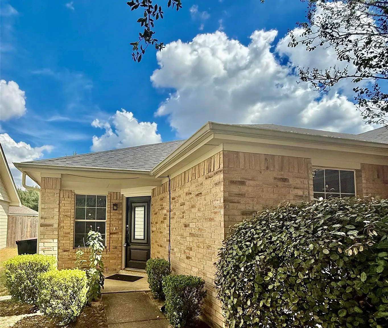 3 bed, 2.0 bath, 1574 sqft, $1,950 — Photo 3