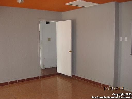 3rd image of 10038 SANDY FIELD DR
