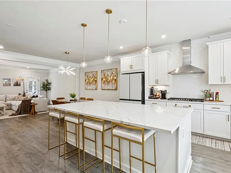 1368 Live Oak Ln — Photo 9