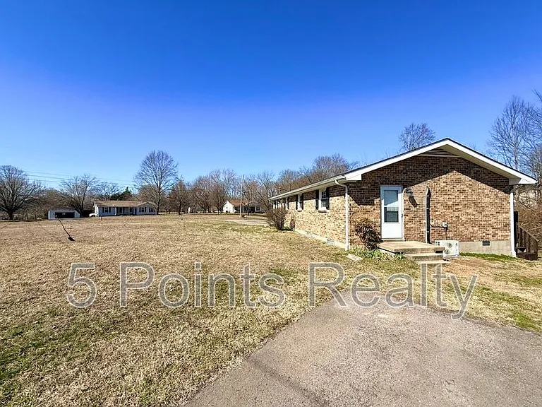 2121 Bracey Cir #B — Photo 19