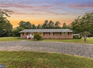 17450 Mill Run Ln, Bowling Green, VA 22427
