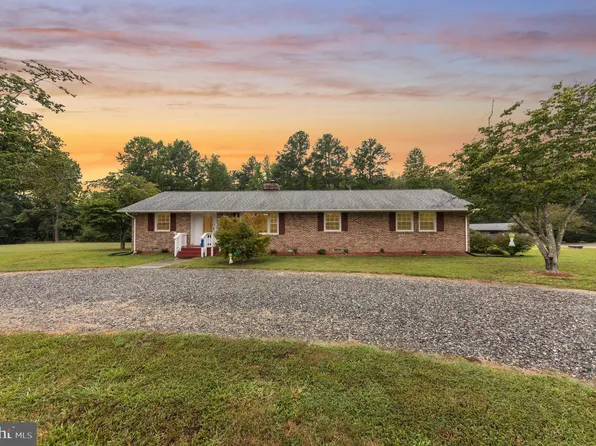 17450 Mill Run Ln, Bowling Green, VA 22427