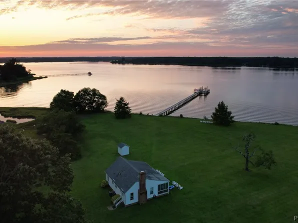 7280 Ditchley Pl, Gloucester, VA 23061