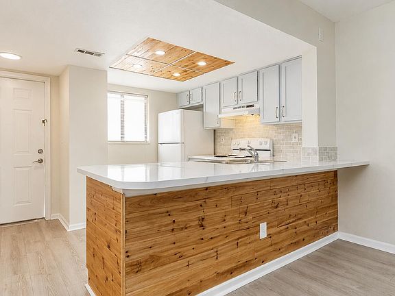 3rd image of 1101 2nd Ave N APT 804