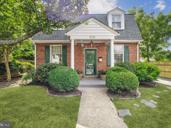 2110 S Grant St, Arlington, VA 22202