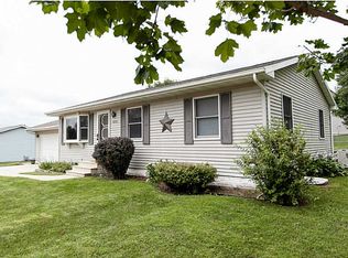 1895 Highland Rd, Ely, IA 52227