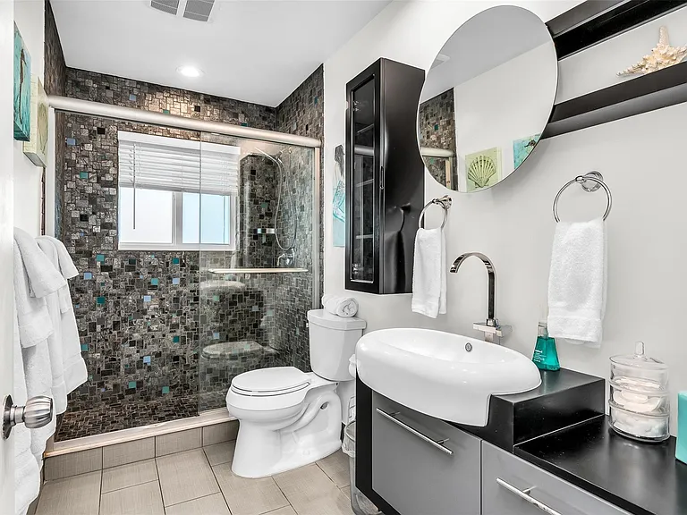 39 Castle Harbor Isle Dr — Photo 22