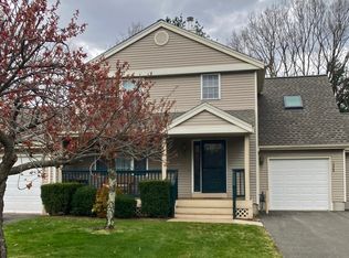 1404 Meadowview Dr UNIT 1404, East Windsor, CT 06088