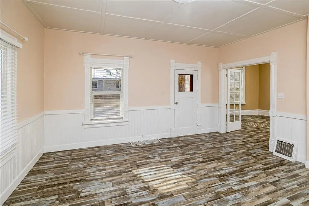 119 N 200 E — Photo 4