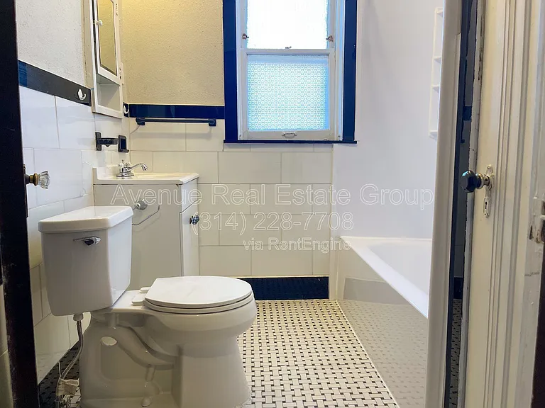 6044 Southwest Ave — Photo 8