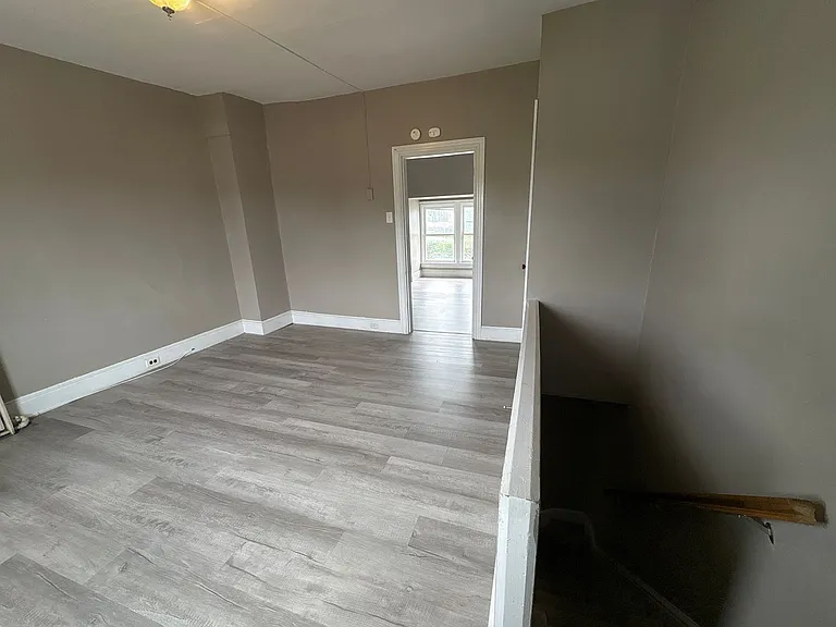 853 E Philadelphia St — Photo 14