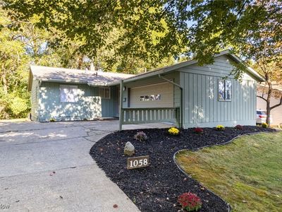 1058 Middlecoff Dr, Akron, OH, 44313