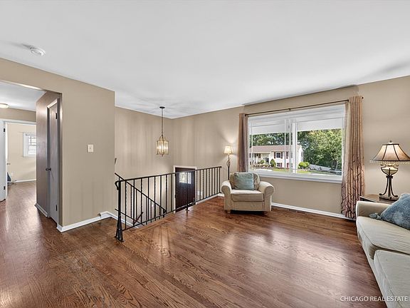5th image of 101 W Melody Ln