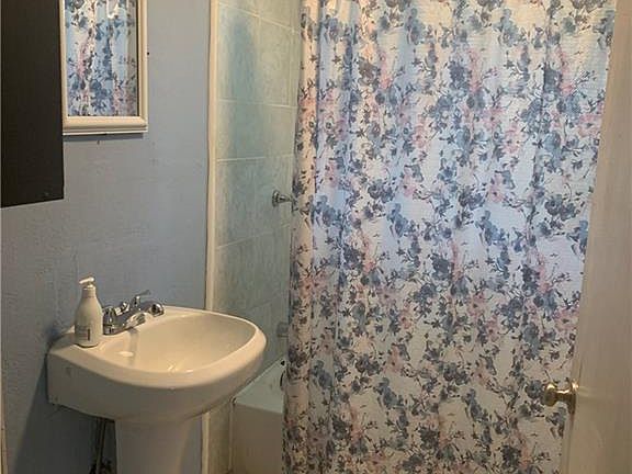 5th image of 4406 Norwood Ln