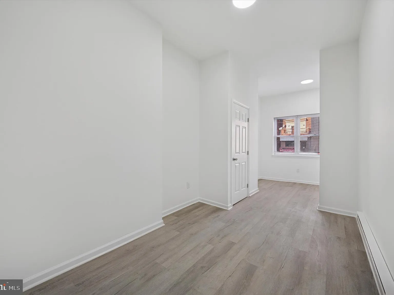 1 bed, 1.0 bath, 500 sqft, $1,050 — Photo 4