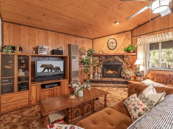 2062 7th Ln, Big Bear City, CA 92314