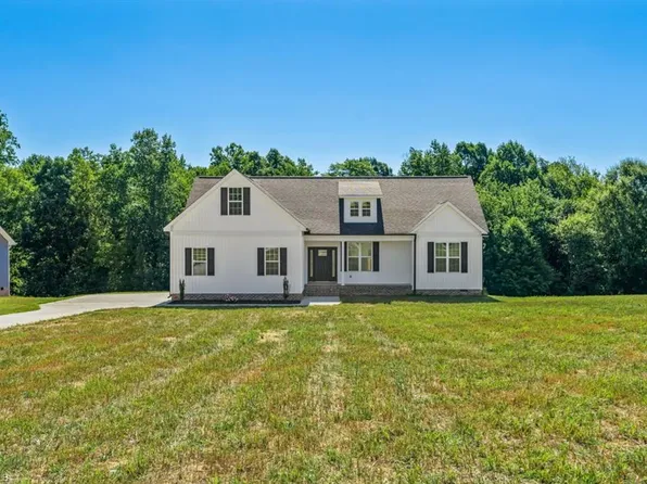 5229 Belews Creek Rd, Walkertown, NC 27051
