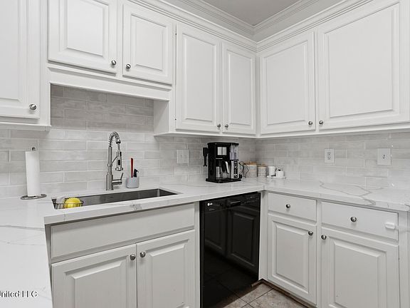 5th image of 119 Seville Way