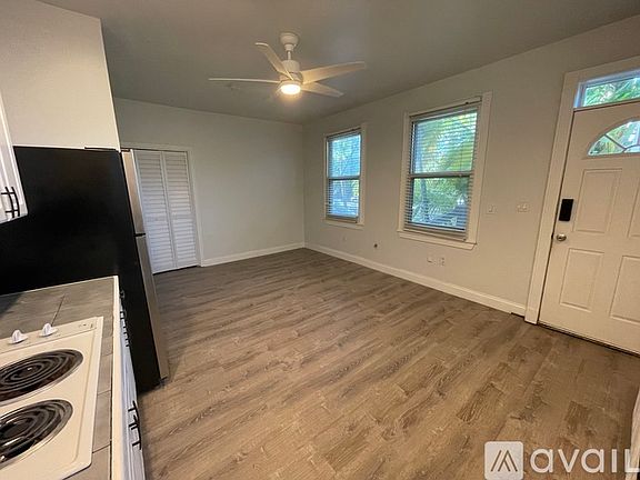 5th image of 2400 Flagler Ave #1