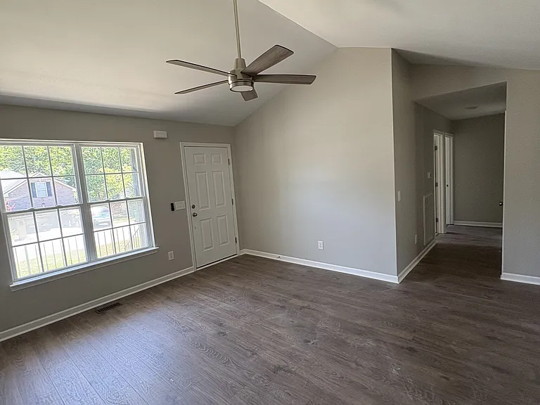 413 Anthony Branch Dr — Photo 3