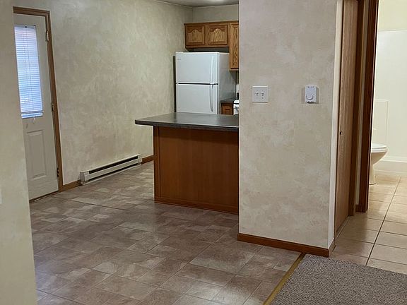 4th image of 21 Meadowview Ter #0