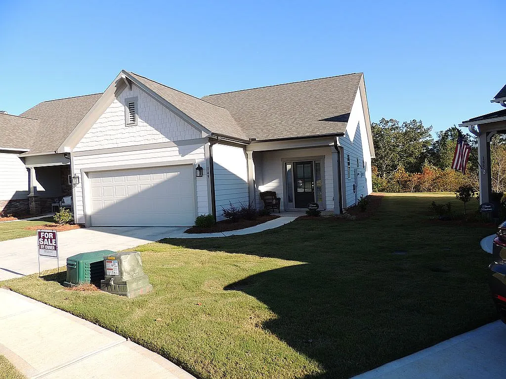 149 Grand Cir photo 1