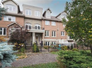 17 Grosvenor Ln, Cambridge, ON N1R 8N2