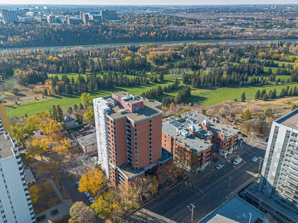 11503 100th Ave NW #602, Edmonton, AB T5K 2K7