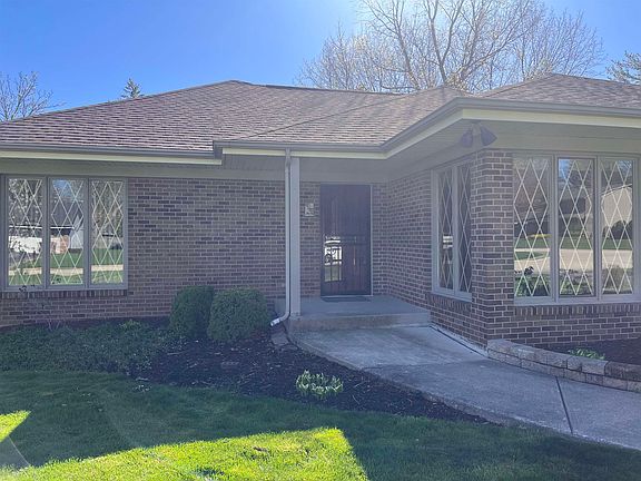 5th image of 815 Brae Burn Ln