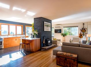 5201 Havies Rd, Sechelt, BC V7Z 0B9