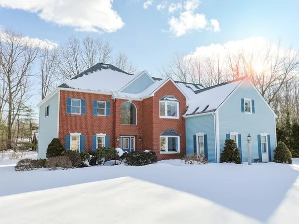 9 Reagan Ave, Franklin, MA 02038