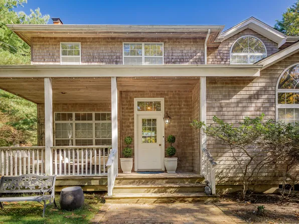 13 Orkney Rd, East Hampton, NY 11937