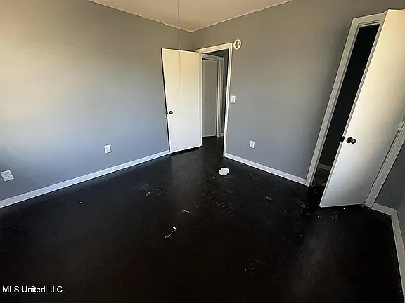 3 bed, 1360 sqft, $900 — Photo 2