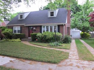 614 Colonial Pl, Baldwin, NY 11510