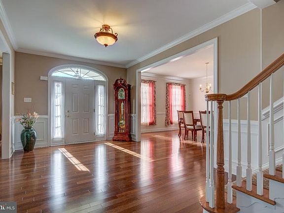 2nd image of 3229 Logan Ln