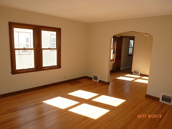 5th image of 5252 37th Ave S