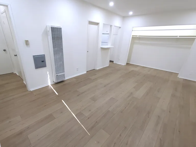 6804 Baird Ave #17 — Photo 4