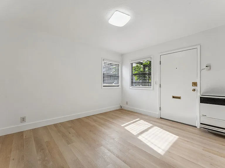 5941 Vallejo Street 1253 #1255 — Photo 2