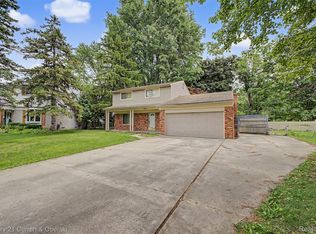 8834 Dublin Way, Sterling Heights, MI 48314