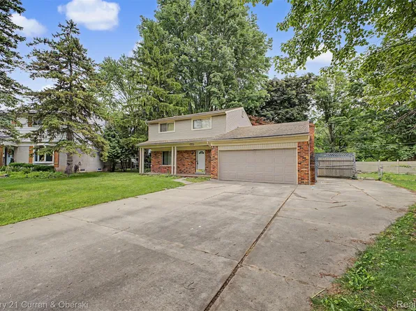 8834 Dublin Way, Sterling Heights, MI 48314