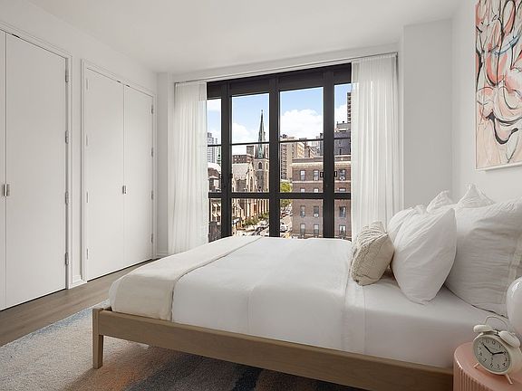 5th image of 250 W 96th St #15D