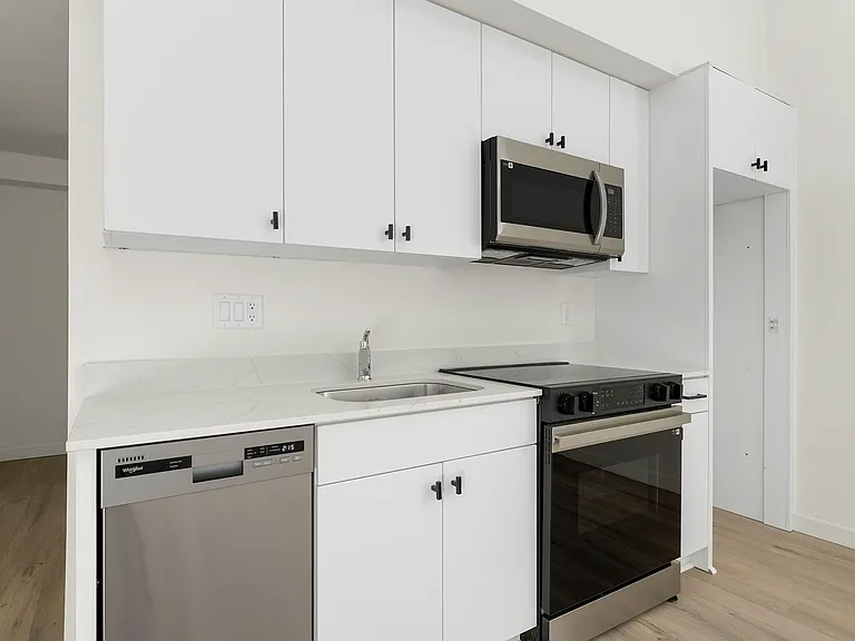 1820 NE Davis St #105 — Photo 17