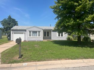 14 Faircrest Dr, Hutchinson, KS 67502