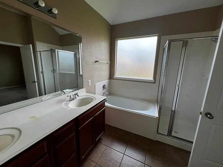 23706 Red Glade Ct — Photo 6